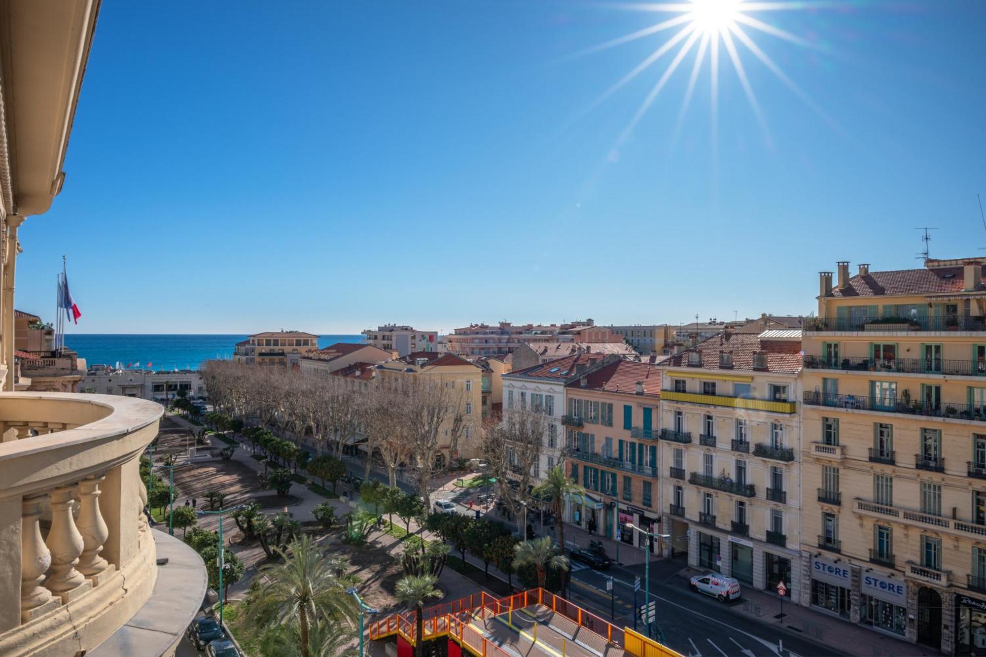 Majestic - Somptueux Studio En Plein Coeur De Menton Luaran gambar